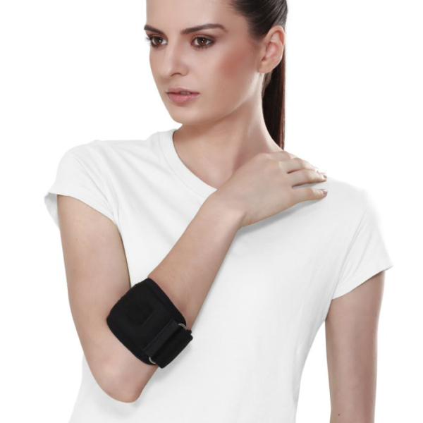 A black forearm band designed to relieve pain and tenderness in the forearm and elbow, ideal for industrial workers dealing with repetitive strain injuries.